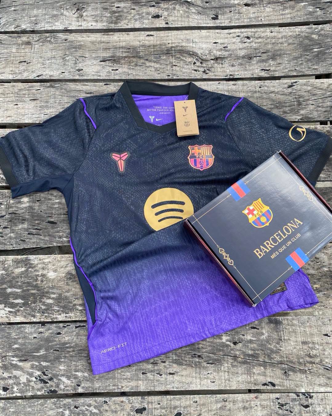 FC Barcelona Away Kit (Player Edition)