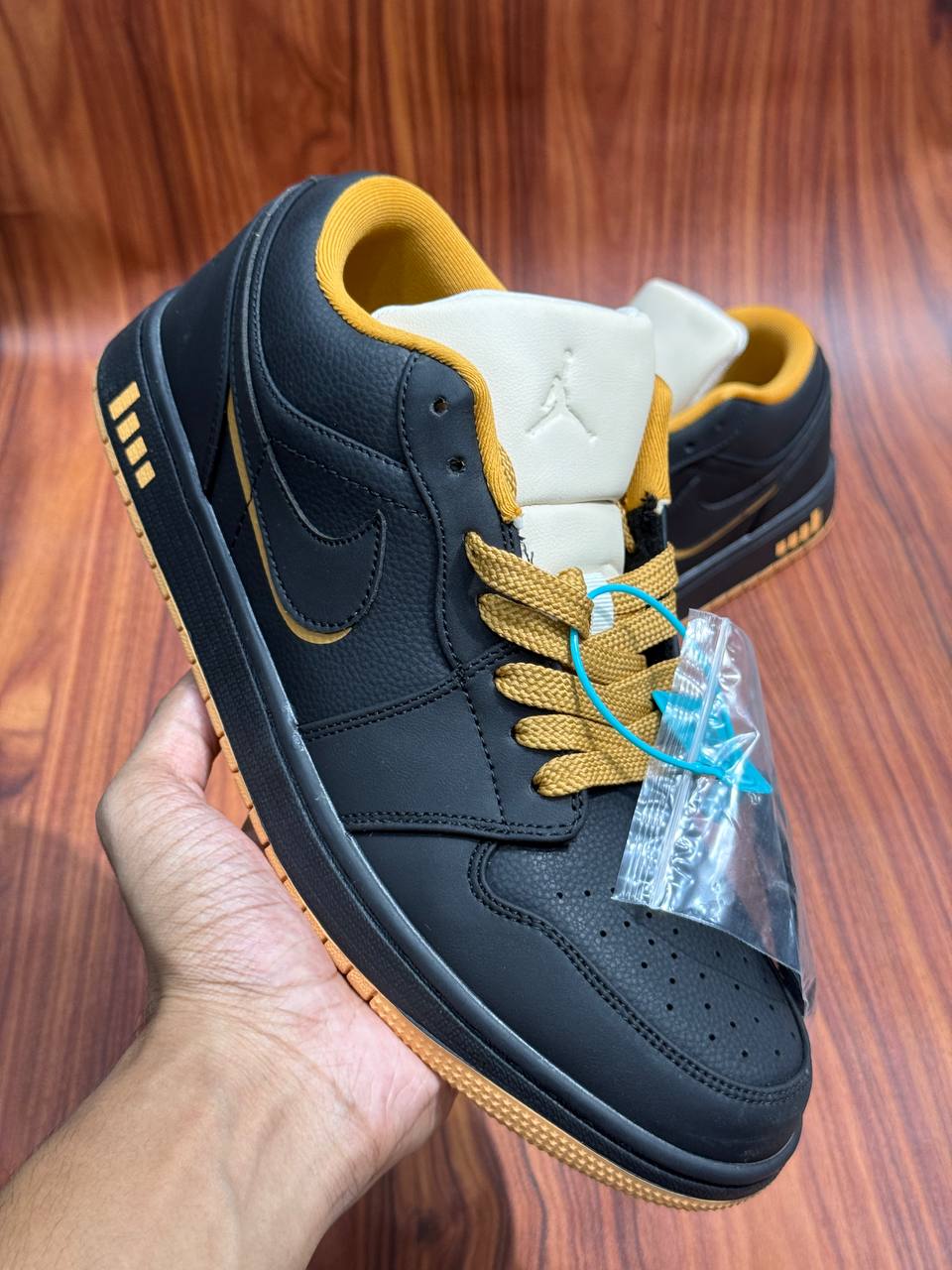 Air Jordan 1 Low “Taxi”